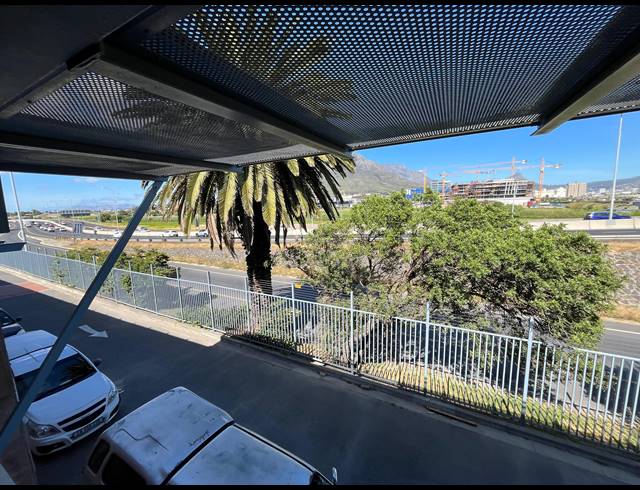 93M² BUSINESS TO LET IN MAITLAND